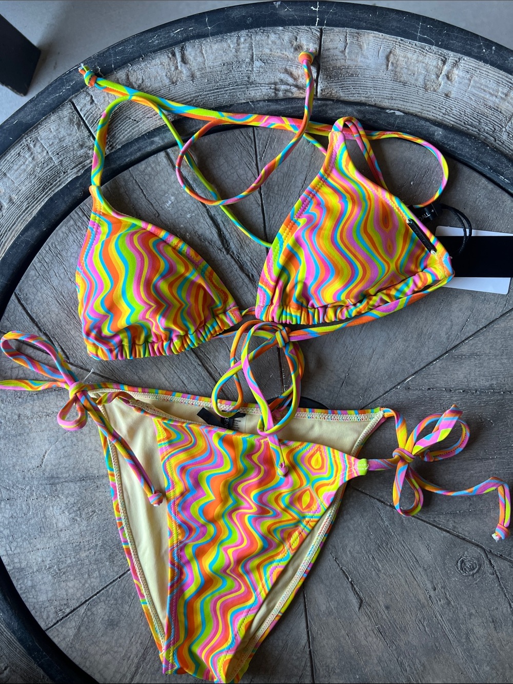 Kendall & Kylie Neon Multi-Color Wavy Triangle Bikini. S/M.   B37